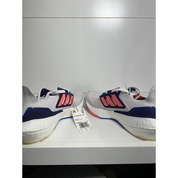 New Women’s Adidas Ultra Boost 22 Size 6 Sneaker - GX5589 White Pink Purple - Picture 6 of 8